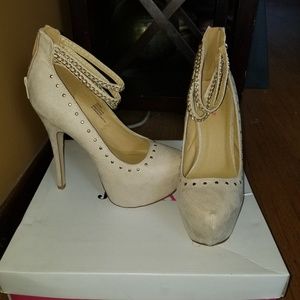 Womens shoes